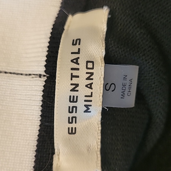 Chic Black and White Knit Sweater - Picture 6 of 6